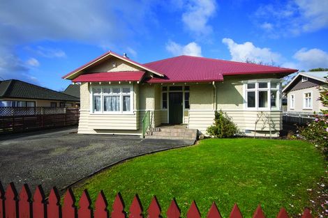 Photo of property in 402 Featherston Street, Palmerston North, 4414