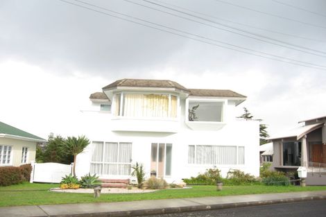 Photo of property in 36a Marine Parade, Mellons Bay, Auckland, 2014