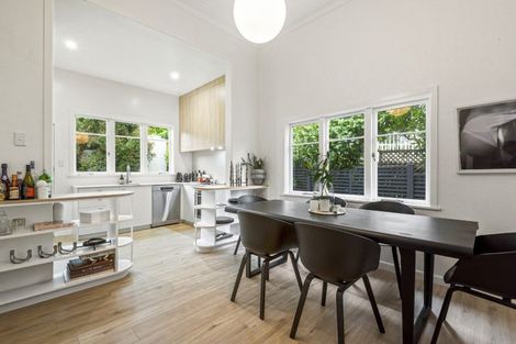 Photo of property in 33 Sentinel Road, Herne Bay, Auckland, 1011