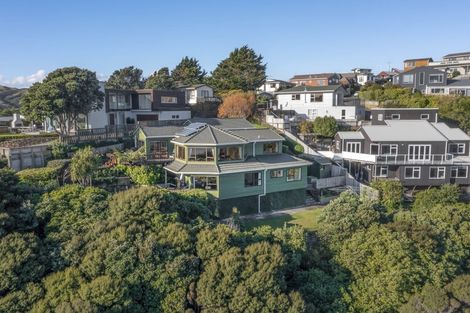 Photo of property in 18 Tremaine Place, Camborne, Porirua, 5026