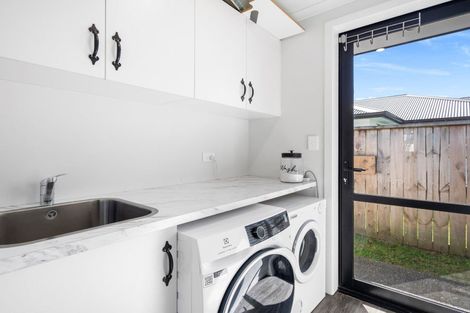 Photo of property in 82 Puhirake Crescent, Pyes Pa, Tauranga, 3112