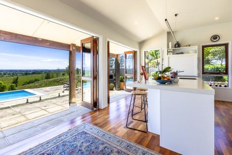 Photo of property in 15a Maharakeke Road, Waipukurau, 4281