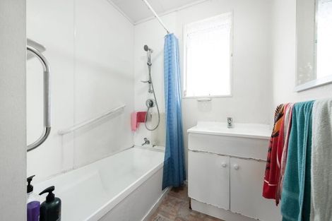 Photo of property in 41a Woodside Road, Massey, Auckland, 0614