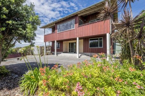 Photo of property in 37 Manuka Street, Otaki Beach, Otaki, 5512