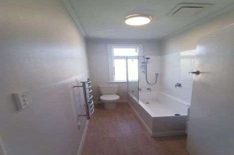 Photo of property in 28-28a Plunket Avenue, Petone, Lower Hutt, 5012