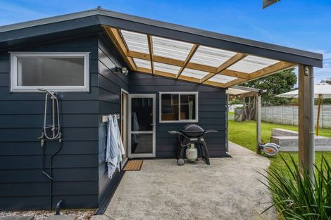 Photo of property in 8 Ringer Avenue, Matapouri, Whangarei, 0173