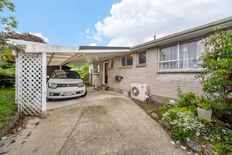 Photo of property in 2/7 Harvard Grove, Totara Park, Upper Hutt, 5018