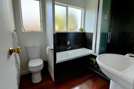 Photo of property in 74 Birdwood Road, Swanson, Auckland, 0612