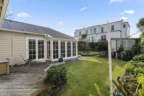 Photo of property in 5 Karamu Street, Strandon, New Plymouth, 4312