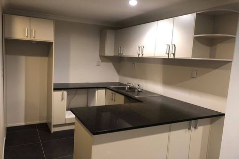 Photo of property in 44 Namsan Close, Fairview Heights, Auckland, 0632