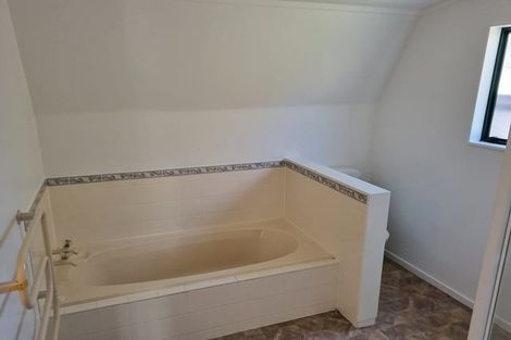 Photo of property in 1/80 Sunnyside Road, Sunnyvale, Auckland, 0612