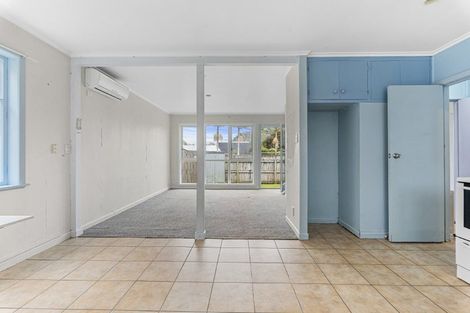 Photo of property in 55 Carrington Street, Lower Vogeltown, New Plymouth, 4310