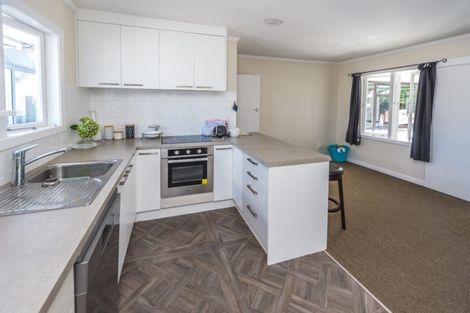 Photo of property in 66 Parkes Avenue, Saint Johns Hill, Whanganui, 4501
