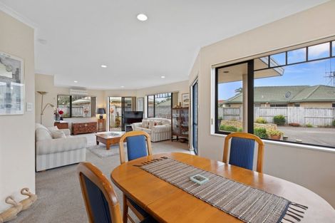 Photo of property in 15 Rosberg Place, Mount Maunganui, 3116