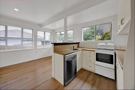 Photo of property in 5 Nikau Street, Inglewood, 4330