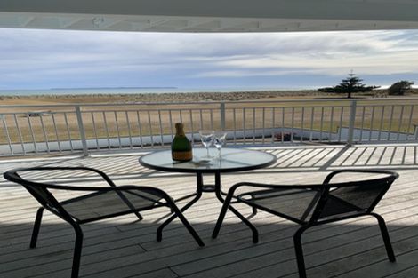 Photo of property in 1011 Papamoa Beach Road, Papamoa Beach, Papamoa, 3118