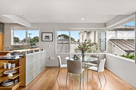 Photo of property in 2/8a Audrey Road, Takapuna, Auckland, 0620