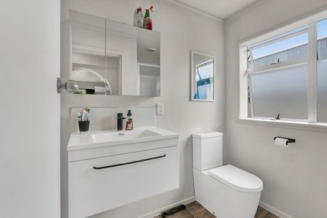 Photo of property in 4 Douglas Street, Hawera, 4610