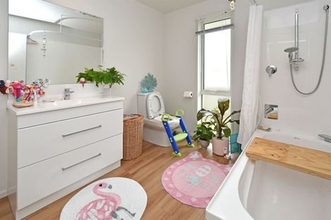 Photo of property in 23 Malta Crescent, South New Brighton, Christchurch, 8062