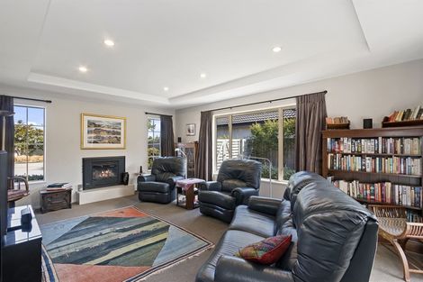 Photo of property in 30 Foresters Crescent, Parklands, Christchurch, 8083
