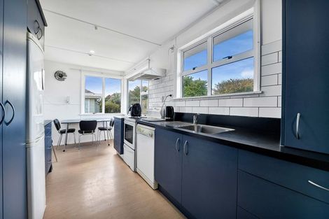 Photo of property in 6 Malone Place, Hawera, 4610