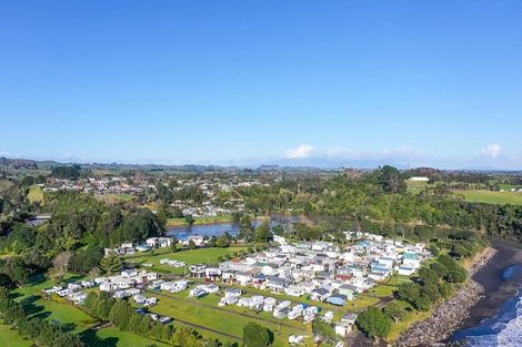 Photo of property in 90 Seventh Avenue, Urenui, 4377