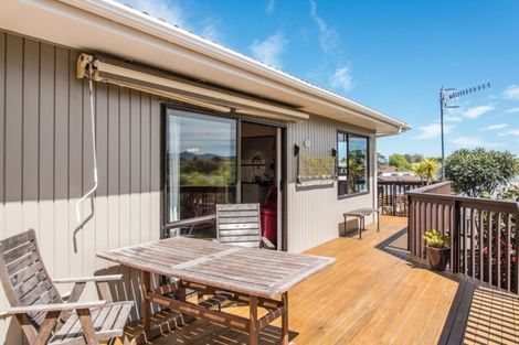 Photo of property in 16 Nugget Grove, Raumati Beach, Paraparaumu, 5032