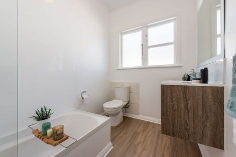 Photo of property in 349 Main Road, Tawa, Wellington, 5028