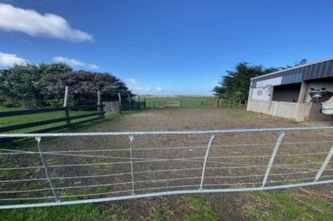 Photo of property in 84 Kaihau Road, Karioitahi, Waiuku, 2683