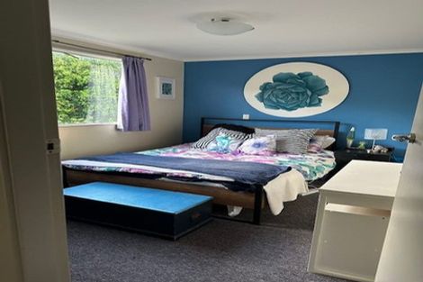 Photo of property in 1 Peckham Grove, Tawa, Wellington, 5028