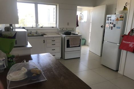 Photo of property in 2/178 Chivalry Road, Glenfield, Auckland, 0629