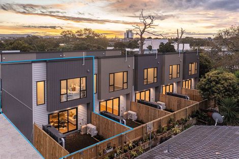 Photo of property in 4/36 Edmonton Road, Henderson, Auckland, 0612