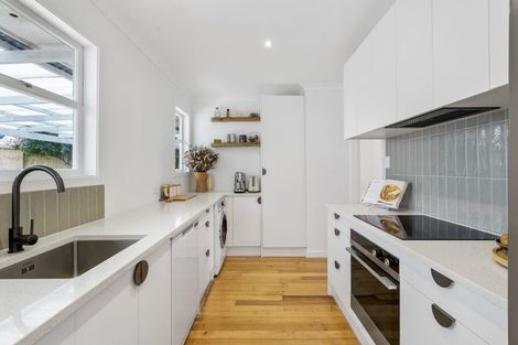 Photo of property in 102 Union Road, Howick, Auckland, 2014