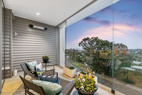 Photo of property in 203/585 Beach Road, Rothesay Bay, Auckland, 0630