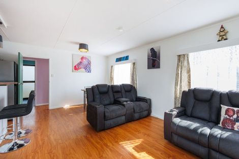 Photo of property in 41a Raglan Avenue, Cloverlea, Palmerston North, 4412