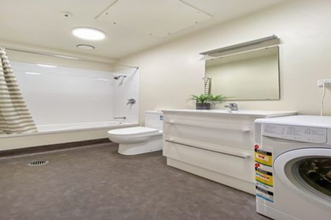 Photo of property in Sharella Living, 20 Glenmore Street, Thorndon, Wellington, 6011