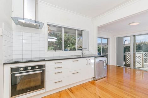 Photo of property in 2/1280 New North Road, Avondale, Auckland, 1026