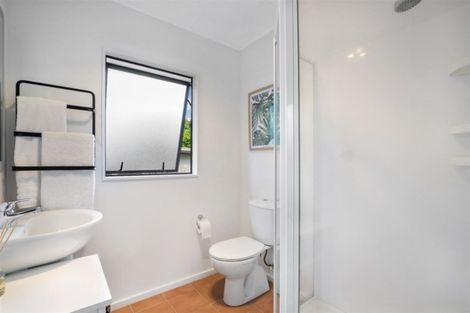 Photo of property in 2/93 Clevedon Road, Papakura, 2110