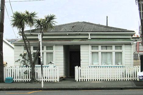 Photo of property in 2 Luxford Street, Berhampore, Wellington, 6023