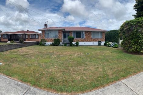 Photo of property in 25 Fernaig Street, Papakura, 2110
