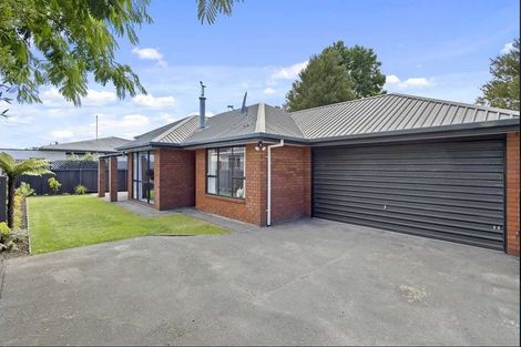 Photo of property in 2/294 Wairakei Road, Bryndwr, Christchurch, 8053