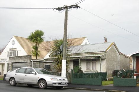 Photo of property in 83 Macandrew Road, South Dunedin, Dunedin, 9012