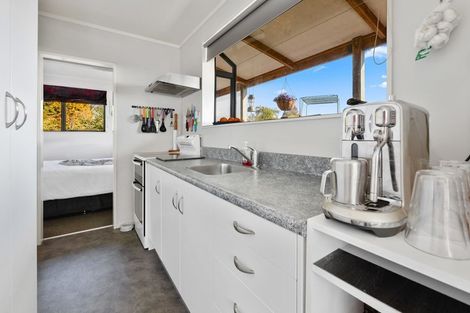 Photo of property in 32 Willow Avenue, Hannahs Bay, Rotorua, 3010