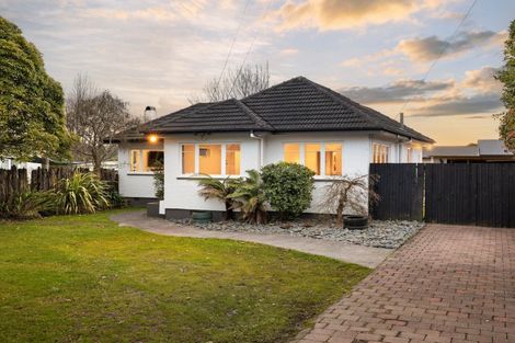 Photo of property in 26 Forest Lake Road, Forest Lake, Hamilton, 3200