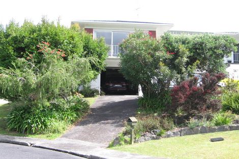 Photo of property in 2/3 Cloverly Crescent, Campbells Bay, Auckland, 0630