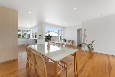 Photo of property in 46 Matipo Road, Te Atatu Peninsula, Auckland, 0610