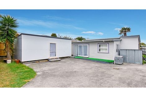 Photo of property in 18 Mcleod Road, Weymouth, Auckland, 2103