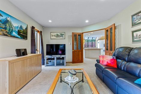 Photo of property in 2/120 Memorial Avenue, Burnside, Christchurch, 8053