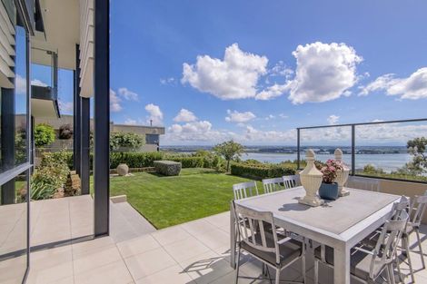 Photo of property in 23a Glendevere Terrace, Redcliffs, Christchurch, 8081
