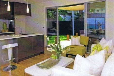 Photo of property in 68a The Parade, Bucklands Beach, Auckland, 2012